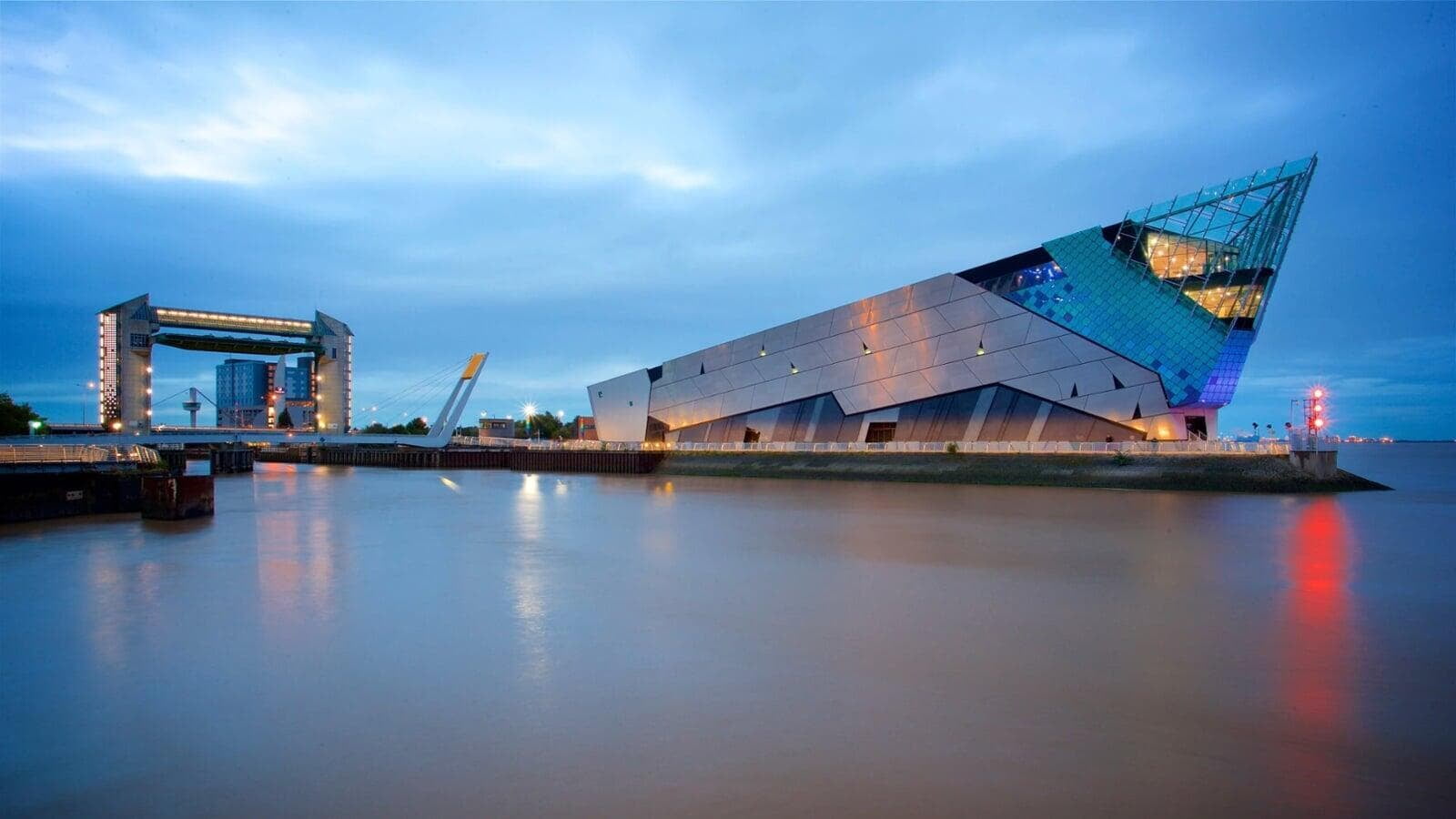 hull city humber the deep attraction 